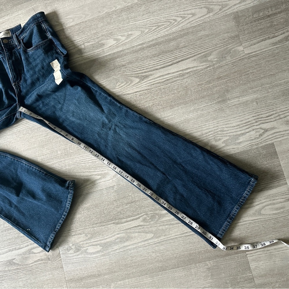NWT Universal Thread High Rise Flare Jeans 6R - Picture 13 of 13